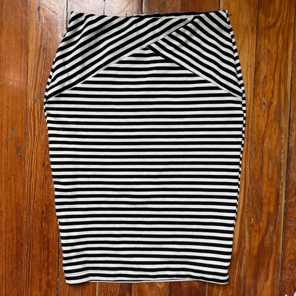 Early 2000s bcx striped skirt